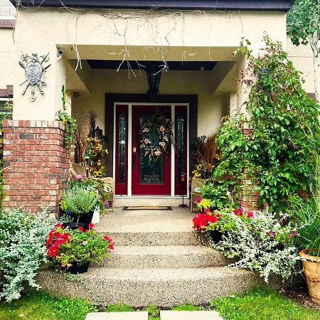 Wolf Creek Bed And Breakfast Ponoka Exterior photo