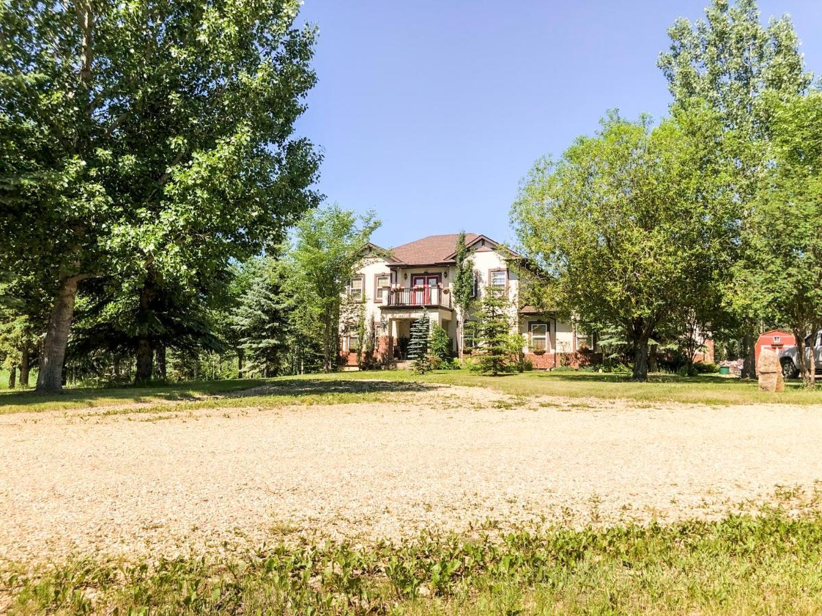 Wolf Creek Bed And Breakfast Ponoka Exterior photo